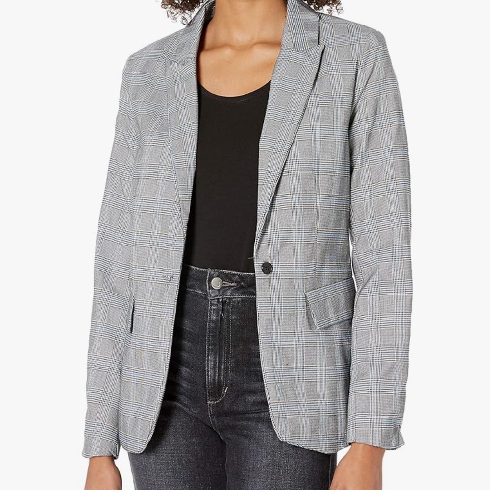 Plaid black and white blazer